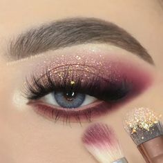 Makeup Rose, Glittery Eye Makeup, Membentuk Alis, Gold Makeup Looks, Glitter Makeup Looks, Glittery Eyes, Ball Ideas