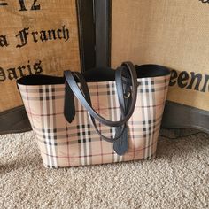 No Flaws To Mention 9" H 13"L With Dustbag But No Box Reversible Medium Tote, Burberry Bag, Womens Tote Bags, Limited Time, Burberry, Dust Bag, Color