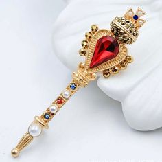 Length: 2.56" (6.5cm) Color: Gold Tone. Magical Clothes, Pearl Accessories, Bee Brooch, Crystal Crown, Pearl Brooch, Crown Jewels, Magic Wand, Style Gift, Antique Jewellery