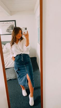 Outfits Cristianos Juveniles, Long Denim Skirt Outfit, Pentecostal Outfits, Outfits Juvenil, Jean Skirt Outfits, Beach Fit, Skirt Linen, Casual Frocks, Modesty Outfits