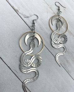 Witchy Astrology, Earrings Snake, Rock Poster Art, Serpent Snake, Fan Jewelry, Snake Earrings, Steel Earrings, Witchy Vibes, Gold Snake