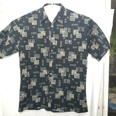 Hollis River Men's Shirt Design geometric Hawaiian Multicolor Size L (A9). Condition is "Pre-owned". Black Cotton Tops With Geometric Pattern, Black Cotton Top With Geometric Pattern, Black Casual Shirt With Geometric Pattern, Casual Black Shirt With Geometric Pattern, Casual Tops With Abstract Pattern And Short Sleeve, Casual Shirt With Abstract Pattern, Cotton Top With Geometric Pattern, Patterned Cotton Shirt With Vintage Print, Cotton Shirt With Vintage Patterned Print