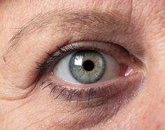 Wrinkly Eyelids, Eyeshadow Droopy Eyelids, Exercises For Droopy Eyelids, Eye Exercises For Droopy Eyelids, How To Fix Droopy Eyelids, Droopy Eyelids, Droopy Eyes, Anti Aging Food, Saggy Skin