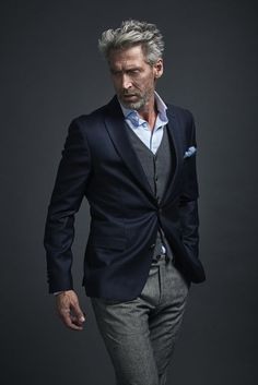 Mens Fashion | #MichaelLouis - www.MichaelLouis.com #MensFashionAccessories Casual Blue Suit Men, Gentleman Mode, Most Stylish Men, Herren Style, Men's Suit