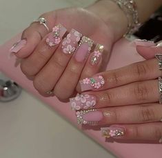 Bling Out Nails, Nails Ideas Summer, Nails Inspo Summer, Nails School, Ideas Summer Nails, Summer Nails Designs, Summer Nails Ideas, Quinceanera Nails, Nails And Spa