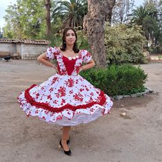 ig: Huasas_con_estilo Square Dance, Square Dancing, Petticoat, Pretty Dresses, That Look, Dolls, Floral, Dresses