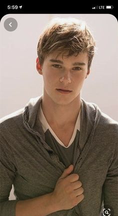 Mitchell Hope, Teen Boy Haircut, Maxon Schreave, Mens Cuts, Boys Haircuts, Teen Boy, Boy Hairstyles