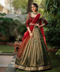 Lehenga Designs Simple Latest, Trendy Lehenga Designs, Trendy Lehenga, Dress Paterns, Engagement Dress For Bride, Nigerian Recipes, Marriage Dress