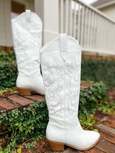 True to size Stitching detail, pointed toe, wooden block heel, textile lining, padded insole, heel height: 2” Perfect for game days, concerts, or a night out with the girls! Cowgirl Boots White, Cute Cowgirl Boots, White Cowgirl Boots, Nashville Outfit, Nashville Outfits, Cowgirl Boot, Dress Gift, Wooden Blocks, High Top Shoes