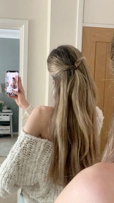 Hair Idea For Long Hair, Cute School Hairstyles Half Up Half Down, Simple Hair Half Up, Basic Half Up Half Down Hair, Summer Hairstyles Half Up Half Down, Fall Hairstyles Aesthetic, Hairstyles Inspo For School, Twisty Half Up Half Down, Hairstyles For School Half Up Half Down