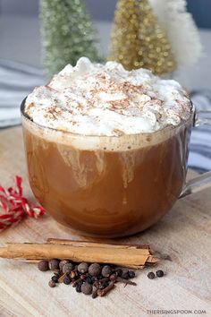 Maple Gingerbread Latte Recipe (Better Than Starbucks & Dunkin) Gingerbread Latte Recipe, Gingerbread Syrup, Chewy Gingerbread Cookies, Cranberry Orange Scones, Homemade Gingerbread, Gingerbread Latte, Best Christmas Recipes, Cinnamon Coffee, Vanilla Whipped Cream