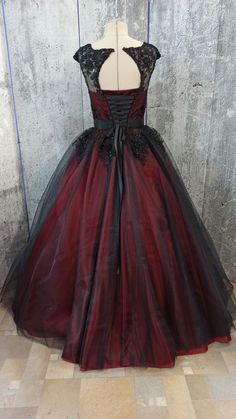 Vampire Life, Goth Wedding Dresses, Gothic Prom Dress, Vampire Ball, Formal Fits, Black Wedding Dress Gothic, Wedding Dress Sleeveless, Black Wedding Dress, Handmade Wedding Dresses