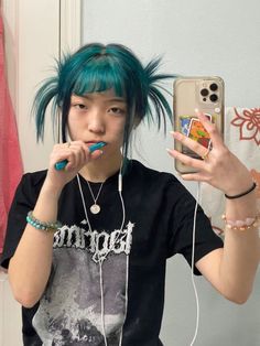 Gwen Total Drama Hair Dye, Gwen Hair Total Drama, Teal Hair With Bangs, Short Blue Green Hair, Grown Out Blue Hair, Punk Blue Hair, Blue Hair Inspo Short, Blue Hair Curly Natural, Fang Bang Hair