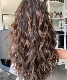 Long Hair Perm, Highlights Curly Hair, Brown Curly Hair, Brown Hair Inspo, Brunette Hair With Highlights, Natural Wavy Hair