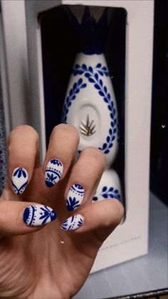 Blue Tequila Nails, Blue And White Mexican Nails, Clase Azule Nails, Santorini Nail Ideas, Talavera Inspired Nails, Clase Azul Tequila Nails, Blue And White Nails Greek, Cobalt Blue And White Nails