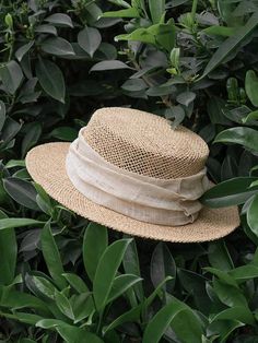 This straw hat shows a combination of elegance and nature, and the hand-woven craftsmanship gives it a unique texture and details. The hat body is carefully woven with natural straw, and the woven pores are uniform and delicate, which not only increases breathability, but also brings a unique texture beauty. The wide and flat brim can effectively block the sun and add an elegant sense of lines to the overall design. The hat body is surrounded by a circle of plain gauze decoration. The soft mater Showing Respect, Wide Brim Straw Hat, Hat Band, Sun Hat, Wide Brimmed, Straw Hat, Trucker Cap, Sun Hats, Caps Hats