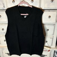 Nice Lightweight Vest With Cool Knit Pattern On Front. Comes In Original Bag. Classic Black Cotton Sweater Vest, Classic Black Sweater Vest For Fall, Black Ribbed Sweater Vest For Fall, Fall Black Ribbed Sweater Vest, Classic Black Sweater Vest For Winter, Casual Black Ribbed Sweater Vest, Lightweight Vest, Original Bags, Men's Knit