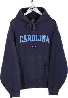 Navy Blue Nike Hoodie, Collage Hoodies, F1 Outfit For Women, Blue Hoodie Outfit, Carolina Hoodie, Aesthetic Hoodies, Cute Nike Outfits, Trendy Outfits Winter, Trendy Hoodies