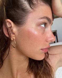 Camilla Morrone, Sherilyn Fenn, Face Art Makeup, Camila Morrone, Make Up Inspo, Glowy Skin, Instagram Summer, Natalie Portman