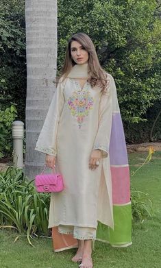 Stylish Kurtis Design, Pakistani Fancy Dresses, Pakistani Dresses Casual, Pakistani Fashion Party Wear, Beautiful Pakistani Dresses, Dress Design Patterns, Kurti Designs Party Wear