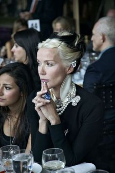 Daphne Guinness, Advanced Style, Ageless Style, Ageless Beauty, Aging Beautifully, 가을 패션, Silver Hair, Looks Style, Mode Inspiration