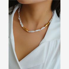 This Baroque Natural Pearl Choker Necklace is a modern style necklace with anti-allergic and durable finish that makes it blend with any outfit.