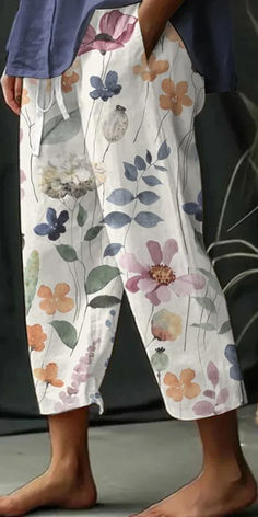 New Spring Trousers, the right length, comfortable fabric, a must have before your vacation, to accompany you through the perfect vacation. Shop Now🛒 Save More🔥 Spring Trousers, Jumpsuit Style, Printed Wide Leg Pants, American Fashion, Casual Jumpsuit, Draped Fabric, Jumpsuit Fashion, Pattern Floral, Basic Style