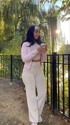 Flare Leggings Outfit, Leggings Outfit Ideas, Lounge Outfits, Leggings Outfits, Cozy Lounge, Cold Outfits, Flared Leggings, Leggings Outfit, School Looks