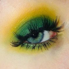 Green Eyeshadow Looks, Pamela Isley, Cool Makeup Looks, Green Eyeshadow, Eye Makeup Art, Editorial Makeup