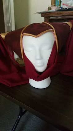 Medieval Double-horned Henin Medieval Head Coverings, Double Horned Hennin, Medieval Hats Women, Medieval Woman Aesthetic, Medieval Headband, Medieval Headdress, Horned Headdress, Medieval Jester, Medieval Headwear