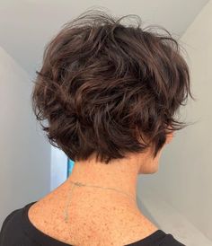 Tousled Choppy Pixie for Wavy Hair Short Wavy Haircuts For Round Faces, Pixie For Wavy Hair, Wavy Long Pixie, Feminine Pixie Haircut Curly, Pixie Cut Wavy Hair, Butterfly Layers, Choppy Pixie