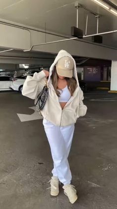 trendy outfit  • sweats and sweatshirt  • sneakers  • yeezys  • hat  • effortless  • carefree  • trendy Stile Kylie Jenner, Neue Outfits, Tomboy Style Outfits, Parking Garage, Streetwear Fashion Women, Swaggy Outfits, Mode Inspo, Baddie Outfits Casual, 가을 패션