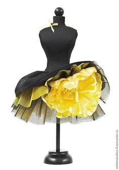 Diy Kostüm, Dress Forms, فستان سهرة, Art Dress, Fashion Sketches, Fancy Dresses, Costume Design, Dance Costumes, Pretty Dresses