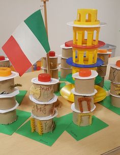 there are many cupcakes made to look like italy