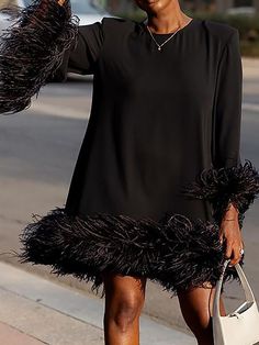 Faux Fur Decor, Straight Clothes, Straight Dress, Linnet, Vestido Casual, Look Casual, Trendy Dresses, Mini Dress Party, Flared Sleeves