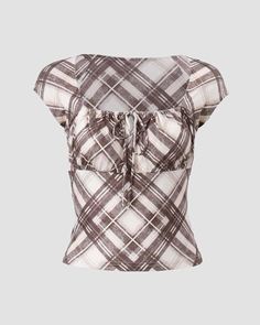 Details: Short-sleeve square-neck T-shirt with plaid pattern designTop Length: NormalSleeve Length: Short SleevesMaterials:95% Polyester + 5% Spandex Aesthetic Plaid, Gingham Top, 90s Hip Hop Fashion, Plaid Sleeve, Gingham Tops, Slim Shorts, Collars For Women, Short Sleeve Cropped Top, Crop Top Blouse