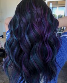 Exotic Hair Color, Blue Hair Highlights, Hair Color Underneath, Vivid Hair Color, Cute Hair Colors, Creative Hair Color, Dyed Hair Inspiration, Pretty Hair Color, Hair Color And Cut