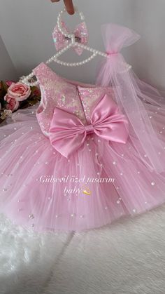 custom handmade dresses for your baby. Made with tulle. It is prepared with a soft cotton lining. It has a zipper on the back, very easy and comfortable to wear.  👉🏻 you can leave a message for more questions  👉🏻 It is a handmade dress that you can measure and customize. Very dense tulle layers are used, very fluffy, personalized color options are available, you can personalize ✈️Express shipping to most countries in 1-5 days Pink Moccasins, First Birthday Dress, Baby Party Dress, First Birthday Dresses, Dress Baby Girl, Wedding Gifts Packaging, Pearl Dress, Handmade Dress