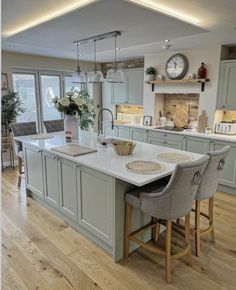 Old Farmhouse Kitchen, Kitchen Revamp, Kitchen Diner Extension, Wren Kitchen, Bungalow Kitchen, Open Plan Kitchen Dining Living, Open Plan Kitchen Diner, Sage Green Kitchen, Open Plan Kitchen Dining