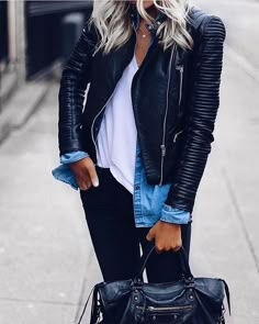 My traveling style... Denim Shirt Outfits, Leather Jacket Outfits, Outfits Fall, Winter Warmers, Winter Trends, Fashion Mode