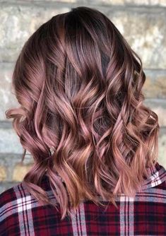 Hair Color Rose Gold Brown, Rose Gold Ombre Hair, Summer Hair Colour, Gold Ombre Hair, Hair Colour Trends, Brown Hair Trends, Rose Gold Ombre, Gold Hair Colors, Hair Color Rose Gold