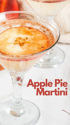 Apple Pie Martini Apple Pie Martini, Apple Martini Recipe, Caramel Apple Martini, Pumpkin Martini, Cinnamon Schnapps, Pear Martini, Fall Drink Recipes, Martini Party, Apple Martini