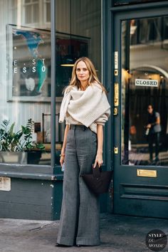 Wide Legged Pants, Popsugar Fashion, London Street Style, Street Style Trends, Business Outfit, Street Outfit