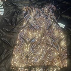 Beautiful Dress For Homecoming. It Really Sparkles Size Large. Dress For Homecoming, Black Gold Dress, Gold And Black Dress, Windsor Dresses, Gold Dress, Beautiful Dress, Windsor, Homecoming Dresses, Homecoming