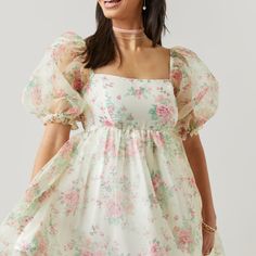 Lilith Floral Organza Babydoll Mini Dress From Francesca's Never Worn, Cut Off Tags! Tried It On Once And Absolutely Despised How It Looked On Me But Couldn't Return It. Babydoll Mini Dress, White Cream, Cream White, Cut Off, Baby Dolls, That Look, Fashion Inspo, Mini Dress, Size Small