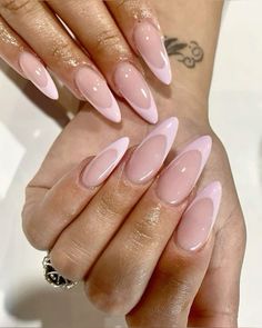 Almond French Nails Pink, Pink French Tip With Chrome, Pink French Chrome Nails, Pink French Tip Chrome, Glossy Pink Nails, Pink And White Nail Art, Pink And White Nail Designs, Pink And White Nails