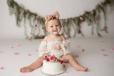 Photography - milestones & kids Cake Smash Photoshoot Ideas, 1yr Photoshoot Ideas, Girl Cake Smash Ideas, 1st Birthday Photo Shoot Ideas, First Birthday Pics, First Birthday Photo Shoot Ideas, Baby Girl Cake Smash