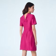 A refined and feminine piece cut from taffeta fabric: it is structured with a high collar finishing in a V shape and a bow in the back, as well as darts slightly cinching the waist. It is suitable for semi-formal or festive occasions for a polished look and a sophisticated style. Main material: 100% Polyester. Lining: 100% Polyester. Washing temperature 30° maximum in delicate cycle. Low ironing temperature / bleaching prohibited. Do not tumble dry. Taffeta Fabric, Taffeta Dress, August Birthstone Jewelry, Sailor Collar, Versatile Outfits, Gifts For New Mums, Pearl Jewellery Earrings, August Birth Stone, Independent Designers Fashion