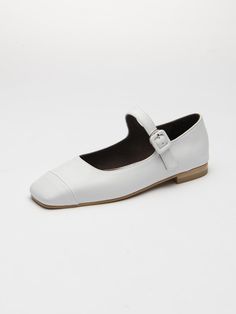 Composition : Upper: Cowhide / Lining: Pig Skin / Sole: Synthetic RubberCountry of Origin : KOREA White Leather-sole Flats With Round Toe, White Leather Sole Flats With Round Toe, White Round Toe Flats With Leather Sole, White Round Toe Flats With Removable Insole, White Flats With Removable Insole And Round Toe, Modern White Flats For Work, Classic White Flats With Removable Insole, White Slip-on Flats With Removable Insole, White Flats With Leather Sole For Work