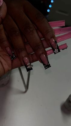 Black And White Nails Black Women, Black Acrylic Nails Black Women, Short Black Nails Acrylic, Short Nails With Gems, Acrylic Toe Nails, Black Acrylic Nails, Acrylic Nail Set, Hard Nails, Drip Nails